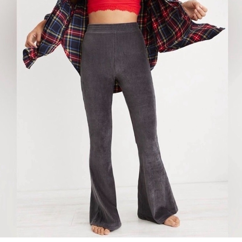 Aerie Grey Groove-On Ribbed Velour Flare Pants Medium Short Stretchy Fall Gray
